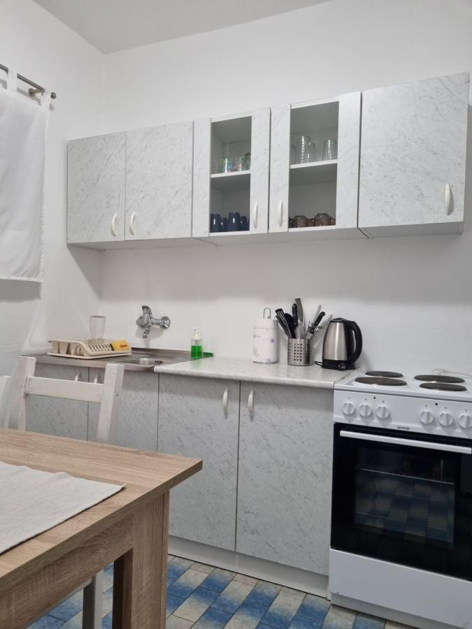 Tarac Apartment เซนญ์ ภายนอก รูปภาพ