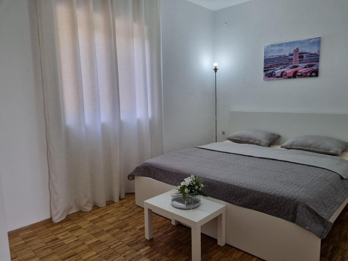 Tarac Apartment เซนญ์ ภายนอก รูปภาพ