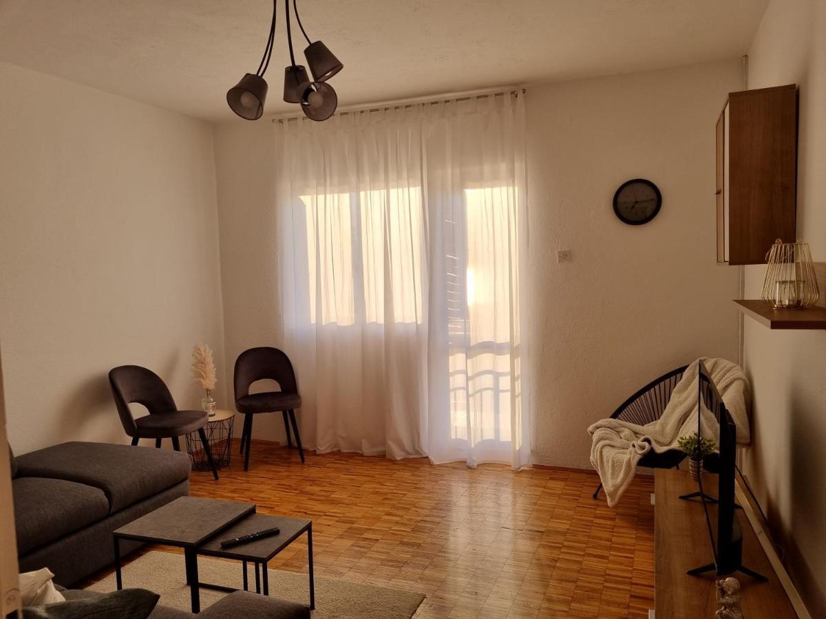 Tarac Apartment เซนญ์ ภายนอก รูปภาพ