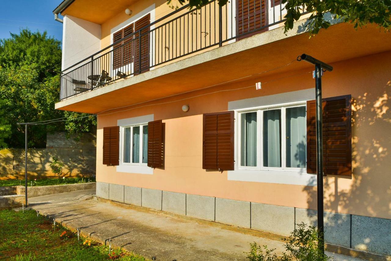 Tarac Apartment เซนญ์ ภายนอก รูปภาพ